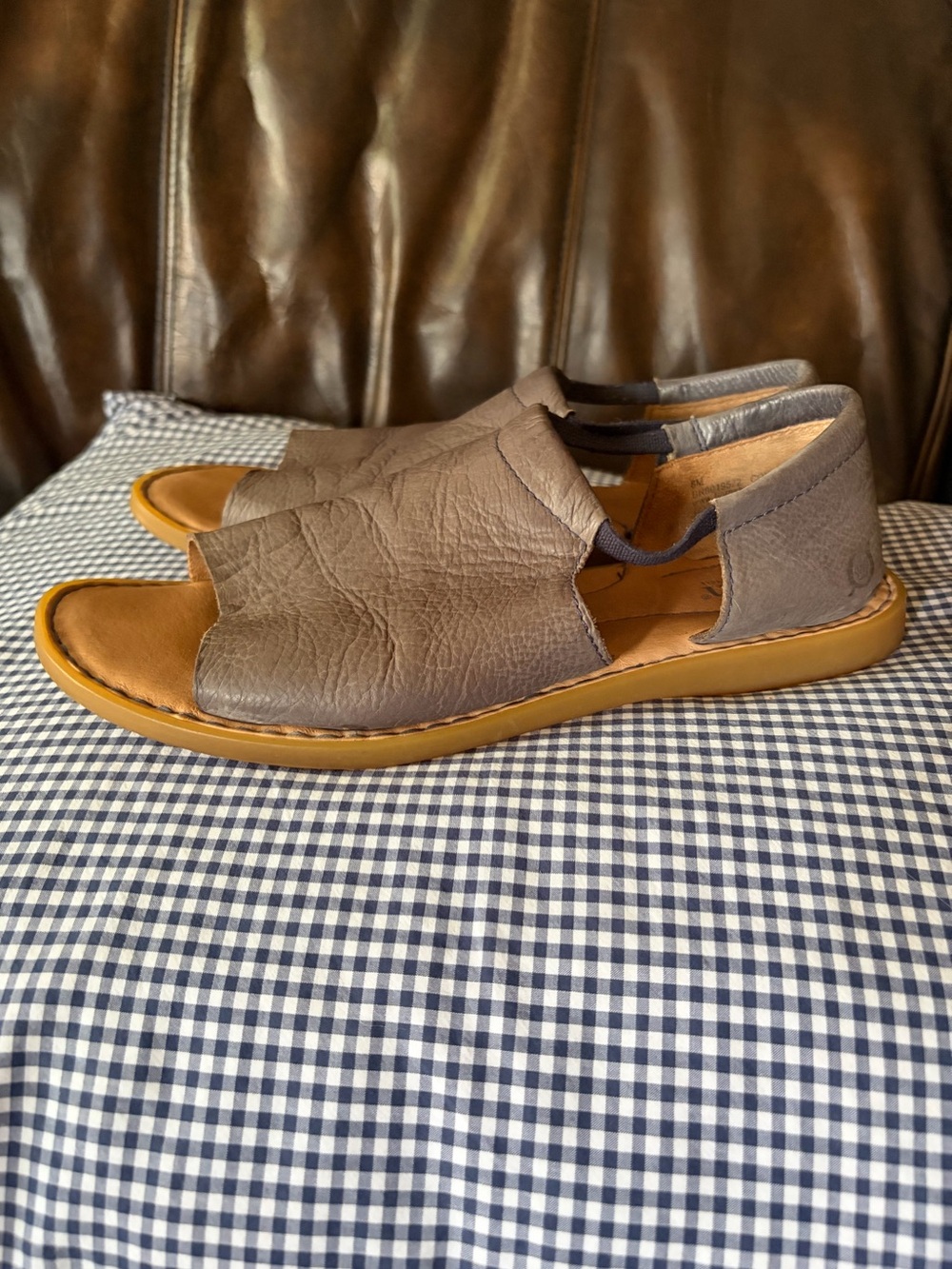 Born modern cove shoes size 8